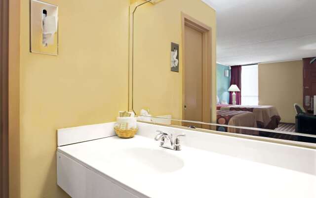 Super 8 by Wyndham Raleigh Downtown
