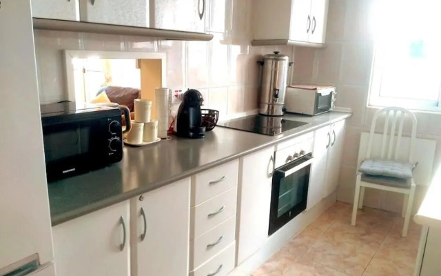 Best location 2 bed2 bath w/lift in town! (Kosher)