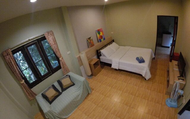 Aree Guesthouse2