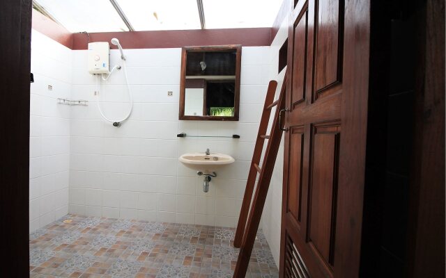 Nice 'n Easy House