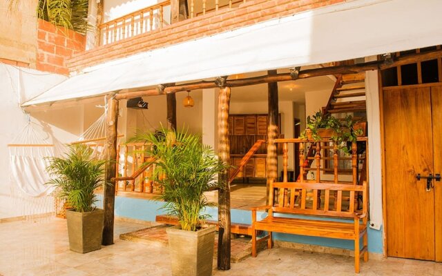 Room-hb2 Triple Room With Shared Bathroo