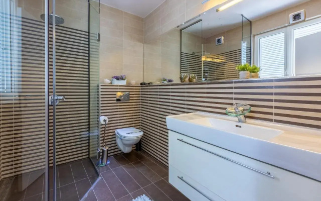 Apartment L & M