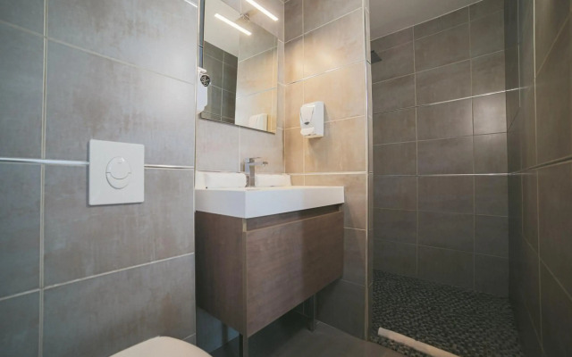 Hôtel Holidays & Work
