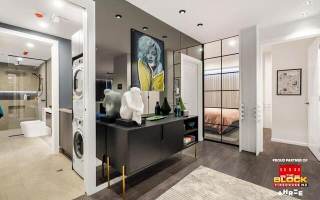 Awesome Apartment W/ Parking!