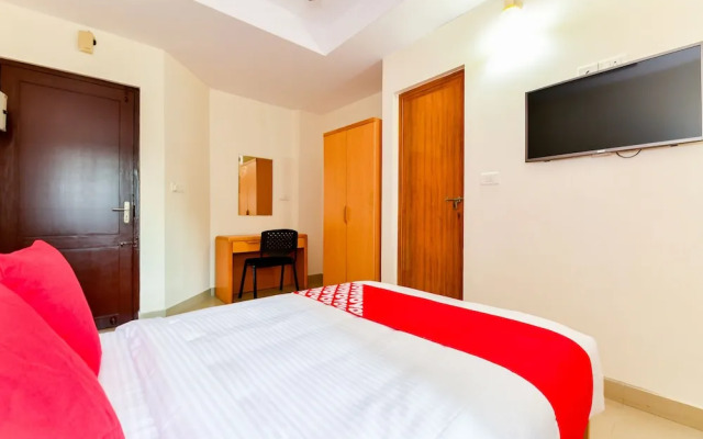 OYO Flagship 38119 Tristar Residency