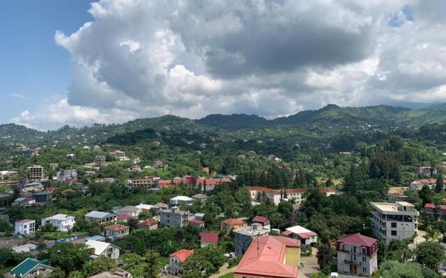 Queen Tamara Apartments