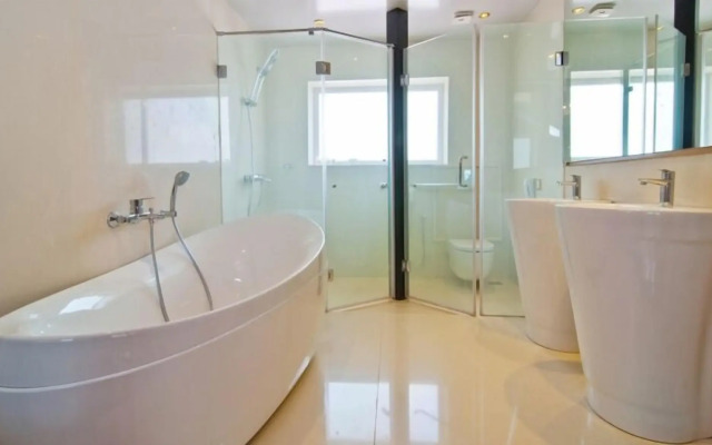 White Pearl Suites