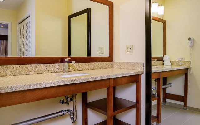 Comfort Inn Monterey Peninsula Airport