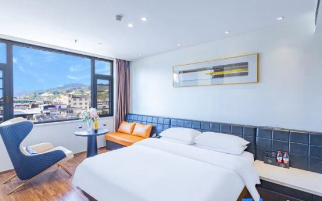 Ninglang Lugu Lake Hotel