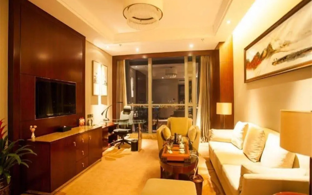 Soluxe Hotel