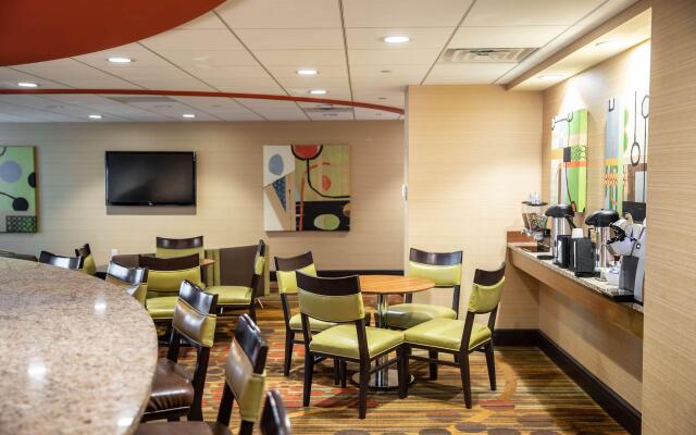 Radisson Plaza Hotel & Suites Kalamazoo
