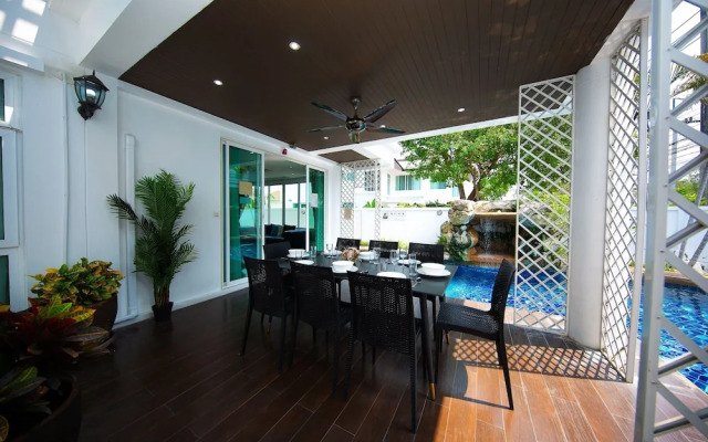 PARADISE Pool Villa Pattaya in Tropicana Village