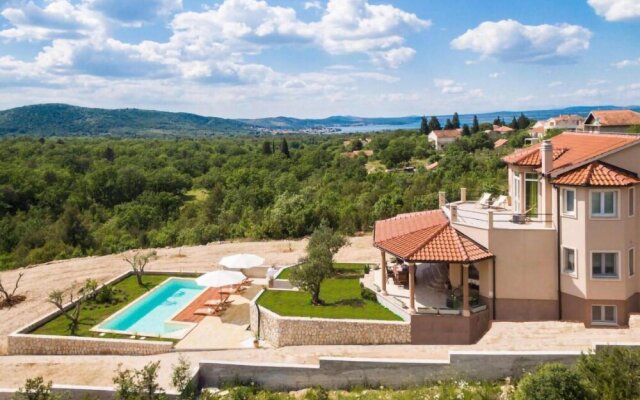 Awesome home in Sibenik w/ Outdoor swimming pool and 4 Bedrooms