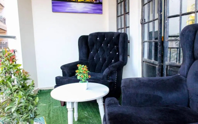 Blissful 2 bedroom fully furnished with parking.