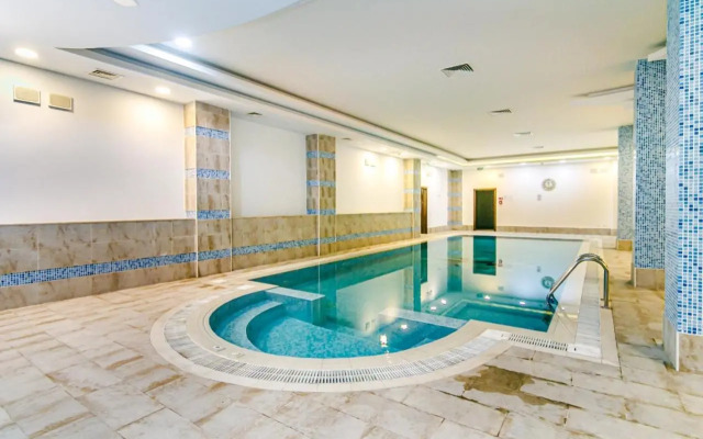 Apartment near Four Seasons