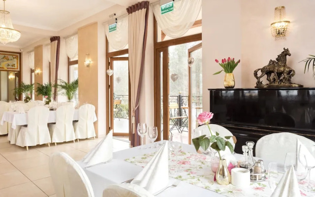 Lesna Perla - Restaurant and Hotel