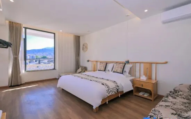 Dali Bright Moon Over Mountains & Sea · Sea View Garden Resort Guesthouse – Guest Rooms – Dali