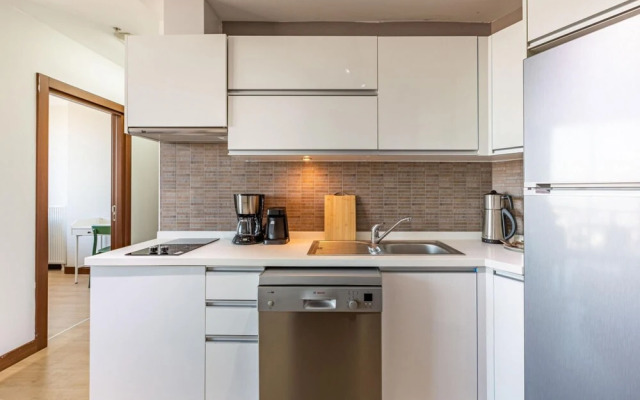 Charming Flat With Gorgeous City View in Atasehir