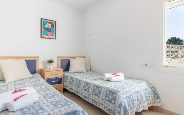 3 Bedroom Villa in Roses Near the Beach
