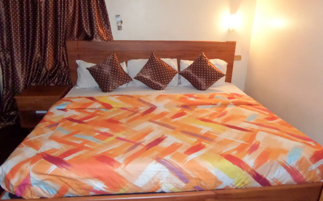 Le Real Hotel