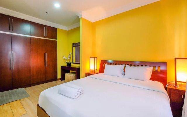 Comfort And Cozy Studio At Roosseno Plaza Apartment