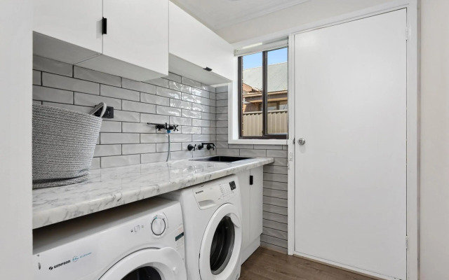 Tidal Waves on Lowe - Spacious and Pet Friendly!