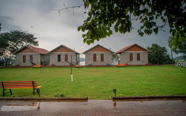 Shvas Island Resort