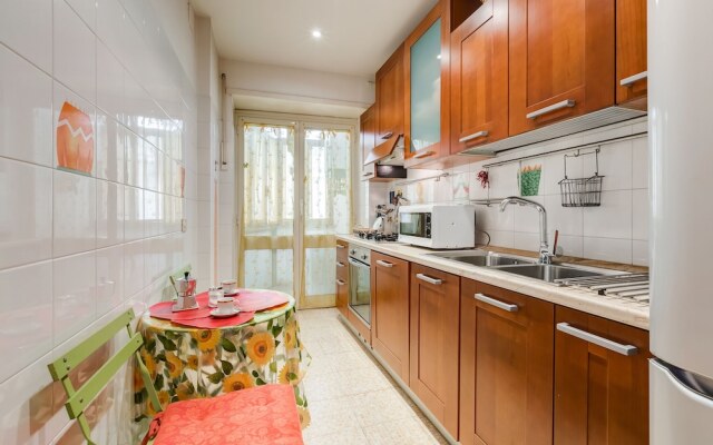 Vatican House - Near Metro Station