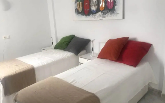 Near Beach 2-bed Apartment in Centrum Fuengirola
