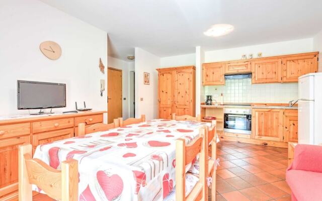 Spacious Chalet with Garden near Ski Area in Tyrol