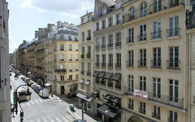 Louvre - Tuileries Gardens Apartment