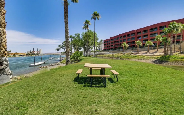 Riverfront Bullhead City Condo Near Casinos!
