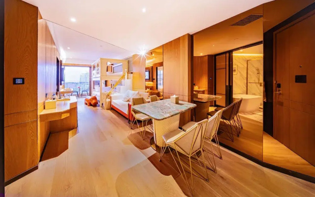 YOHO Treasure Island Hotel