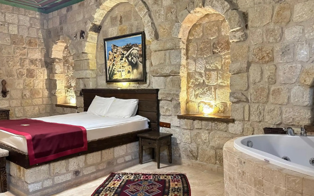 Under Cave Hotel