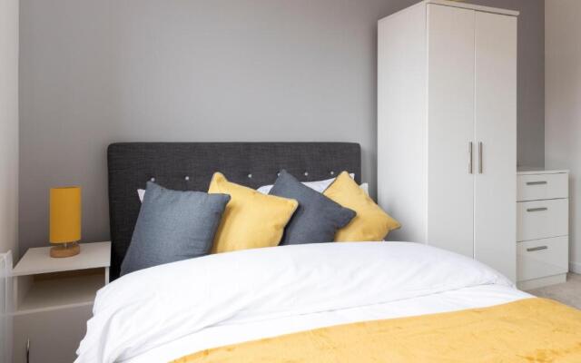 Leicester Luxury Apartment - S05