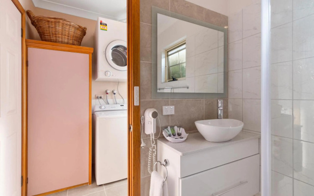 Swansea Cottages & Lodge Suites