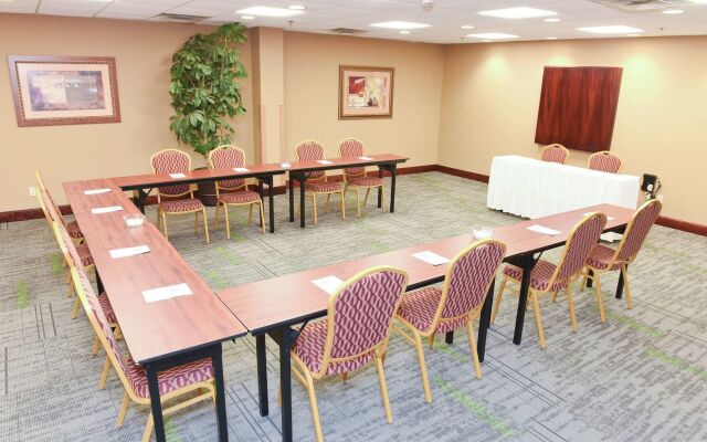 Hampton Inn & Suites Madisonville