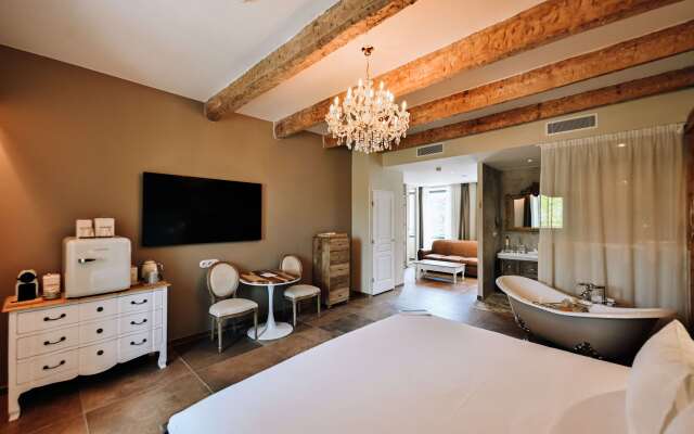 Le Hameau des Pesquiers Ecolodge, Curio Collection by Hilton