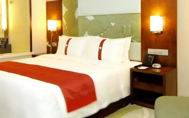 Holiday Inn Qingdao City Centre by IHG