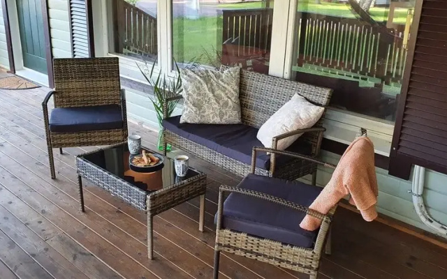 Well-equipped Beachside Cottage
