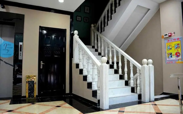 Hotel of the people's Square, Korla