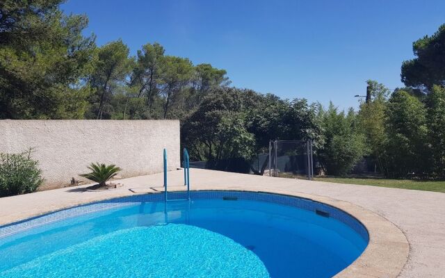 Appartement à Nîmes en pleine nature avec Piscine