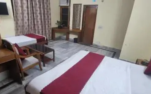 Hotel Shri Hari by OYO Rooms
