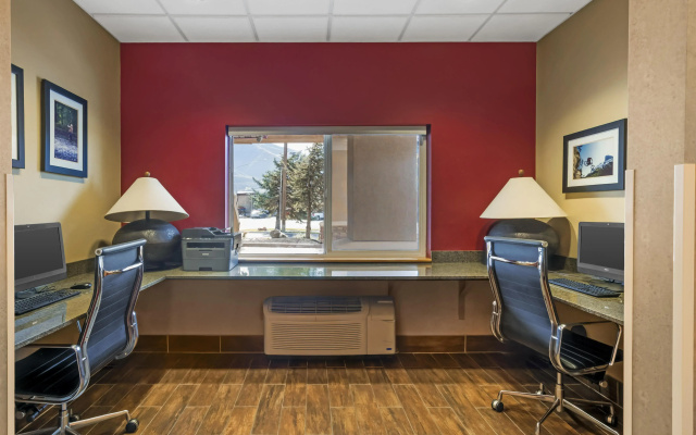 Best Western Plus Canyon Pines