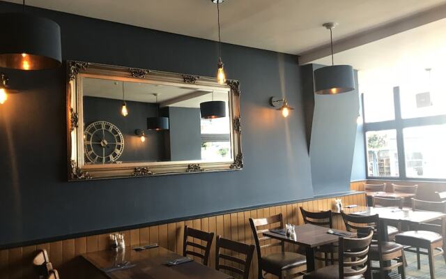 Aberdour Hotel & Stables Rooms