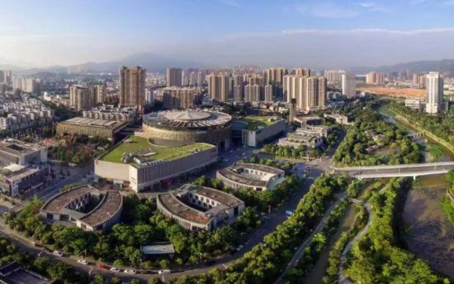 Vienna International Hotel (Longyan Business Center)