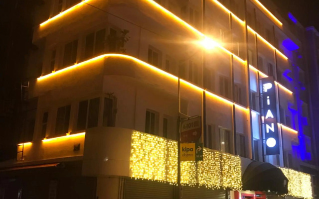 Piano Hotel