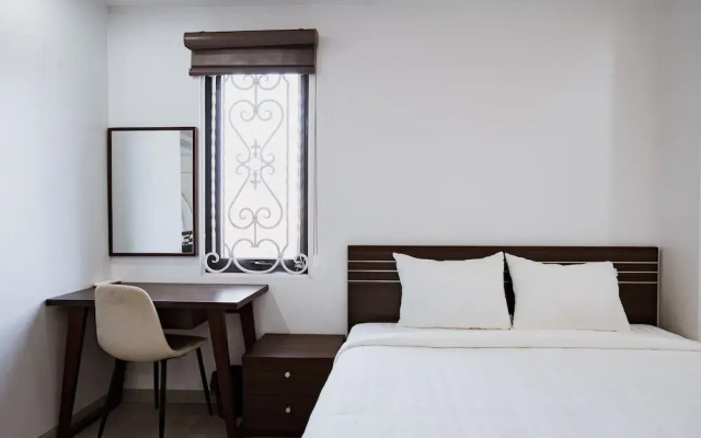 The Eastern Hotel & Apartment