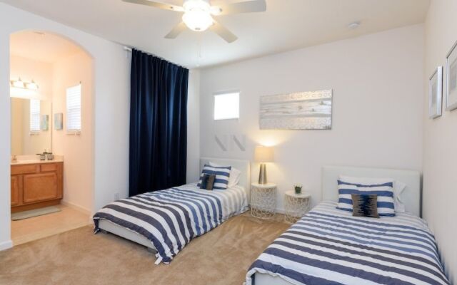 Acorn Six Bedroom Holiday Home Solterra 48