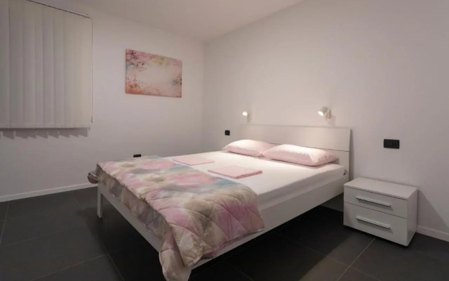 Seaview APARTMENTS HOJA